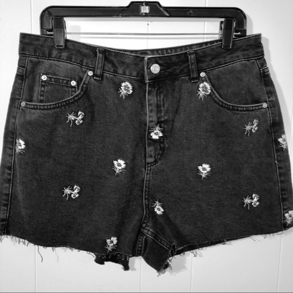 embroidered mom shorts